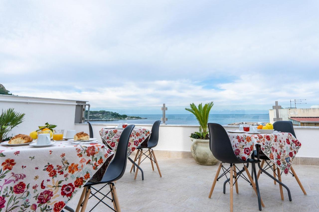 B&B Una Terrazza Sul Golfo Di Sferracavallo Exterior foto