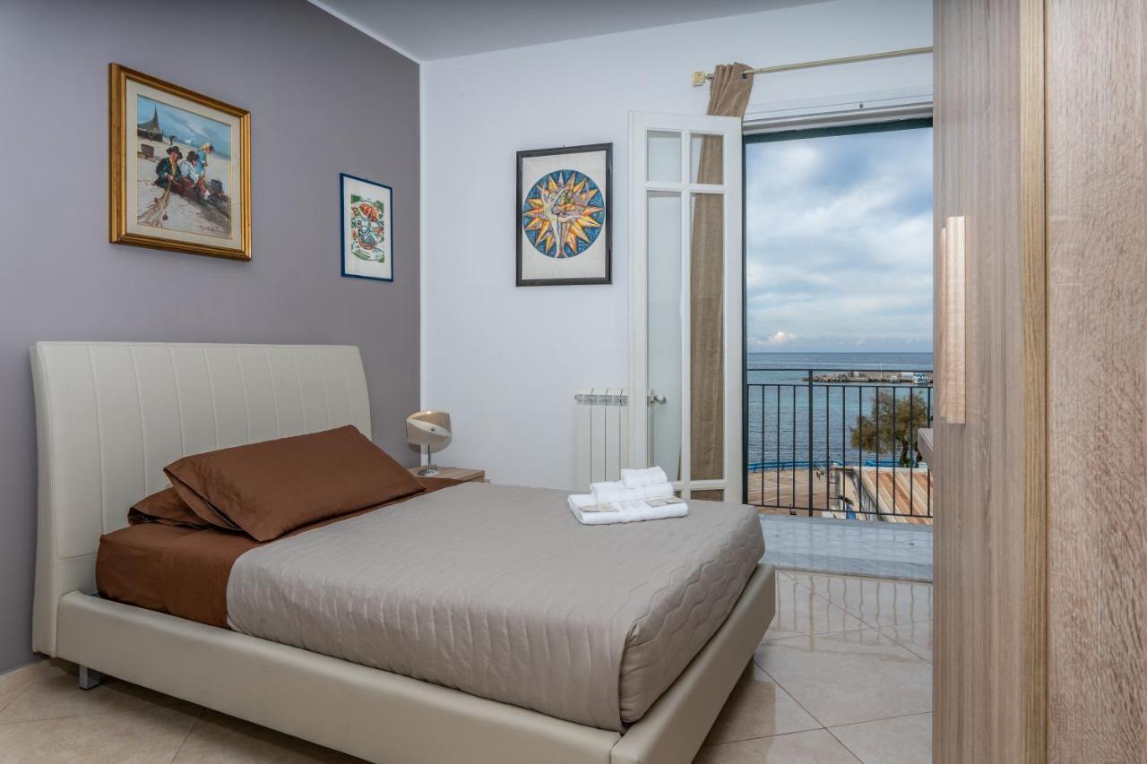 B&B Una Terrazza Sul Golfo Di Sferracavallo Exterior foto